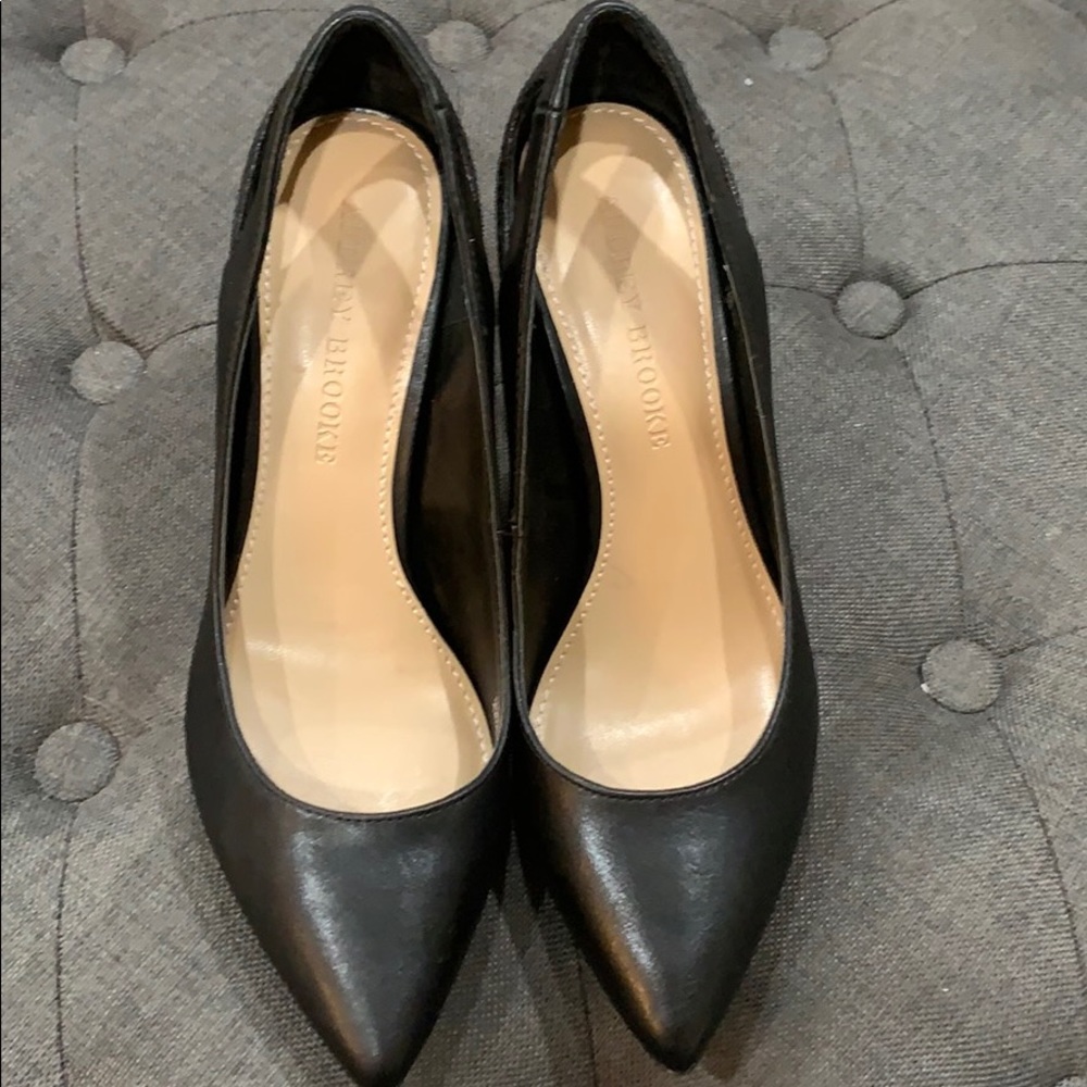 Audrey Brooke Ariana Pumps 6.5 M
